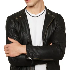 BLEND-NECKLACE IN HEMATITE AND IP GUN STEEL